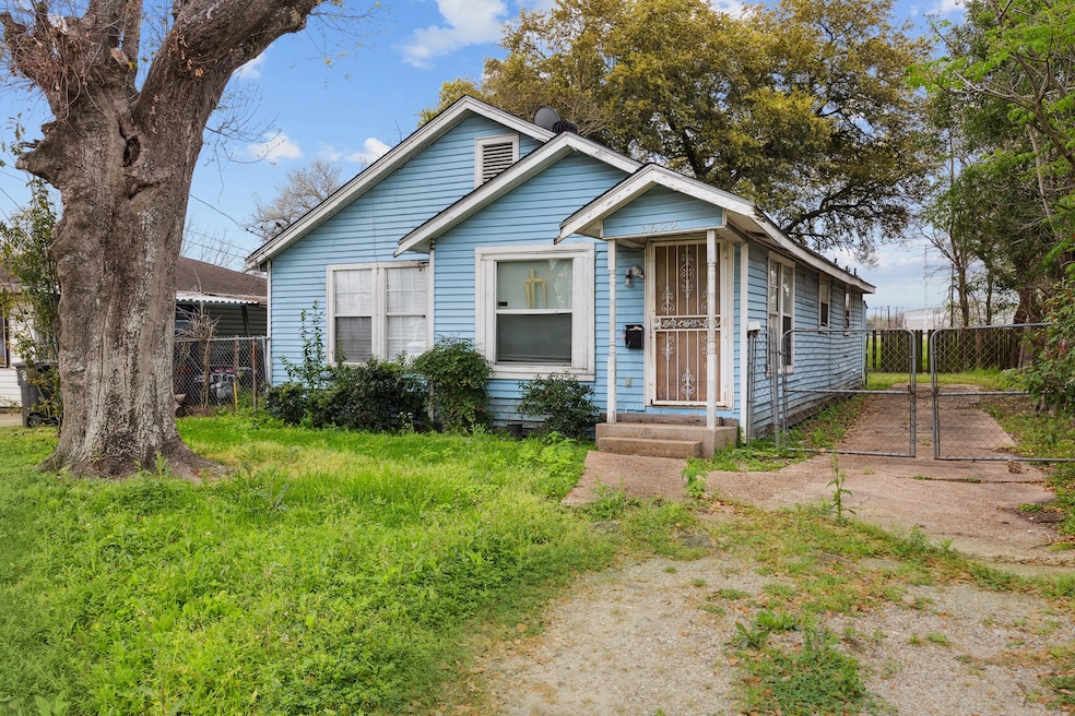 3622 Rebecca St, Houston, TX 77021 - photo 1