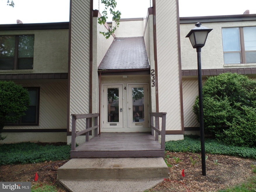 233 Township Line Rd unit 5B, Elkins Park, PA 19027 - photo 1