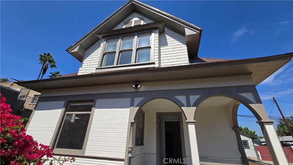 975 N Park Cir unit B, Long Beach, CA 90813 - photo 1