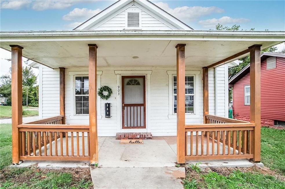 903 Walnut Ave, Osawatomie, KS 66064 - photo 1