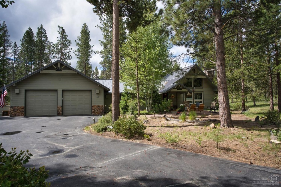 17629 Pioneer Ln, Sunriver, OR 97707 - photo 1