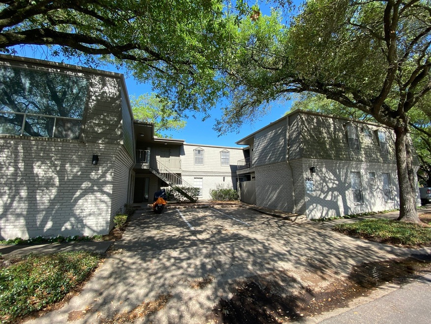 3902 Mandell St unit 8, Houston, TX 77006 - photo 1