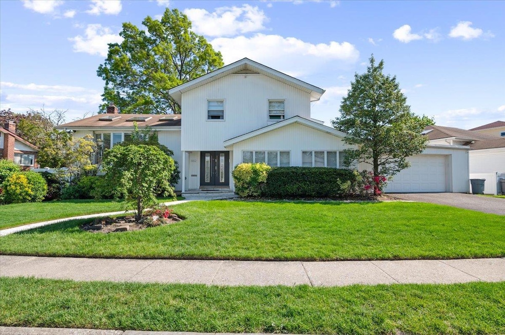 Sold $1,278,000 • Co-Listing Agent