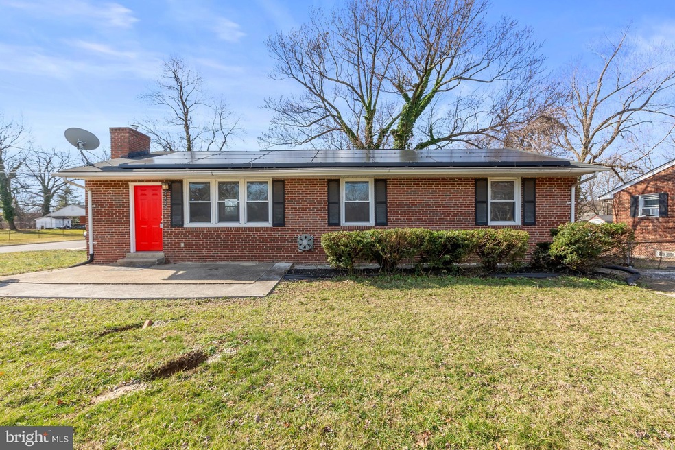 2123 Scott Key Dr, District Heights, MD 20747 - photo 1