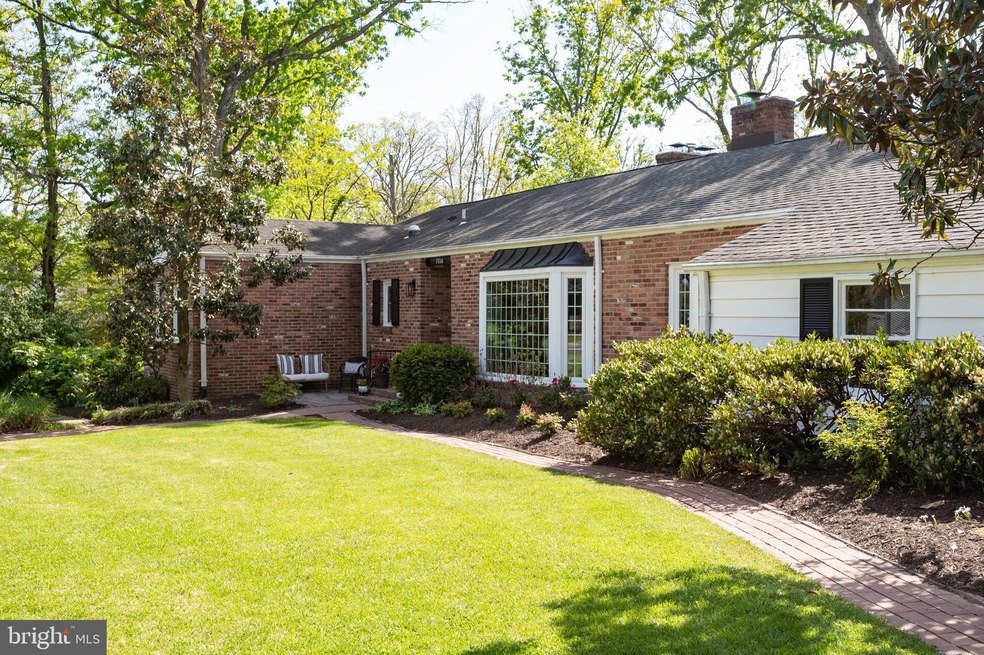 7116 Marlan Dr, Alexandria, VA 22307 - photo 1