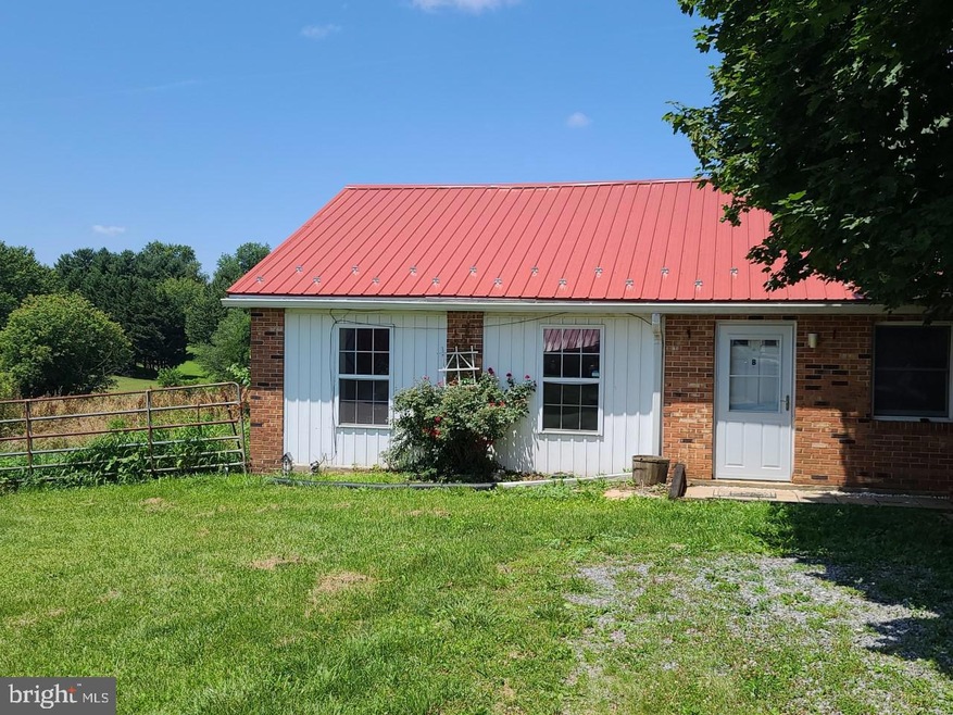 1301 Streaker Rd unit B, Sykesville, MD 21784 - photo 1