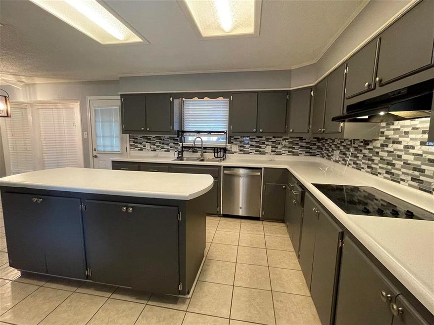 7104 Chaparral St, Texarkana, TX 75503 - photo 1