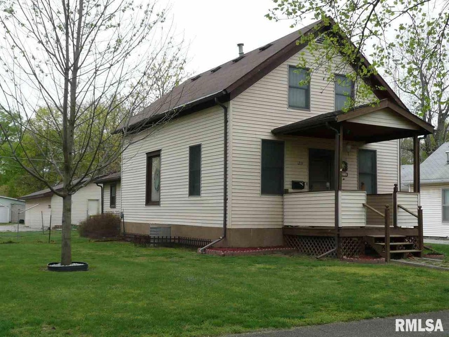 1219 Broadway St, Lincoln, IL 62656 - photo 1