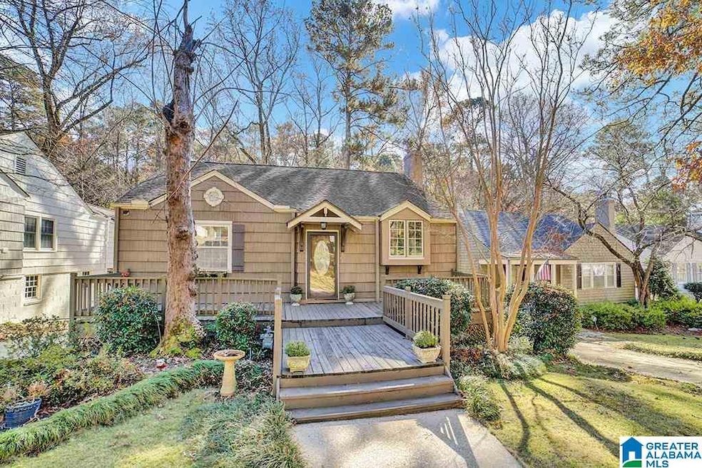 Tons of curb appeal!