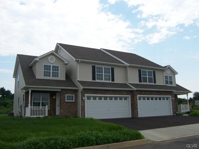 850 Fieldstone Trail unit 70, Easton, PA 18040 - photo 1
