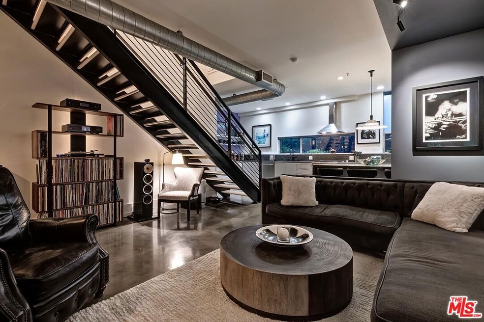 1137 Hacienda Place unit 104, West Hollywood, CA 90069 - photo 1