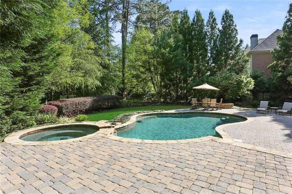 Welcome to your own private outdoor oasis!