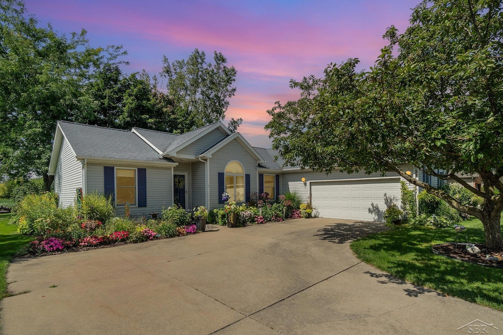 12300 Oak St, Birch Run, MI 48415 - photo 1