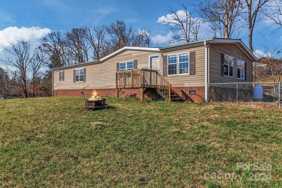 28 Frank Lawson Ln, Leicester, NC 28748 - photo 1