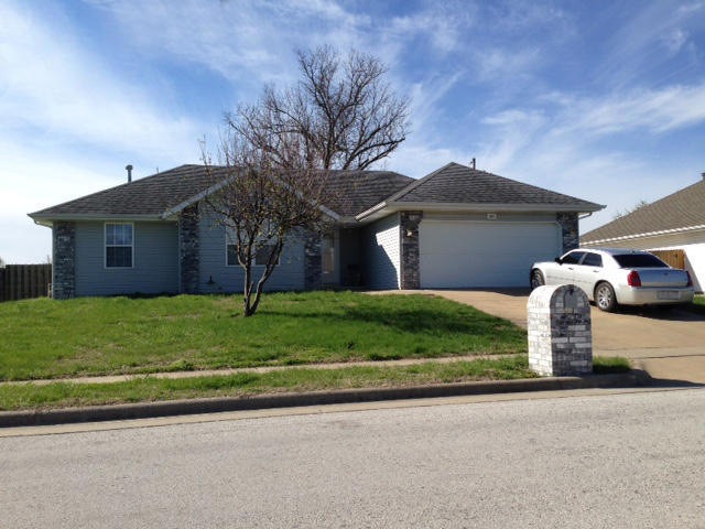 920 Dustin Ln, Nixa, MO 65714 - photo 1