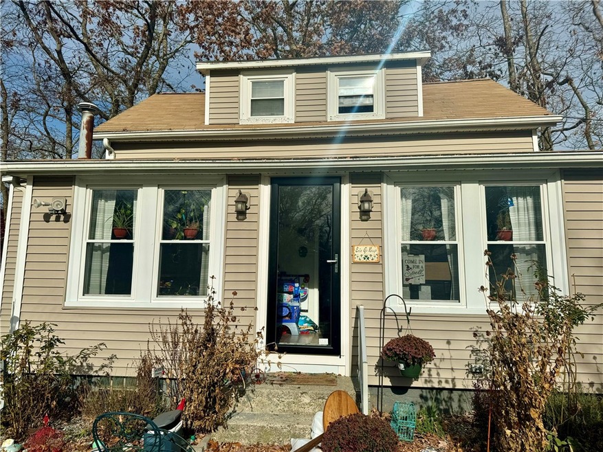 185 Stafford Rd unit B, Tiverton, RI 02878 - photo 1