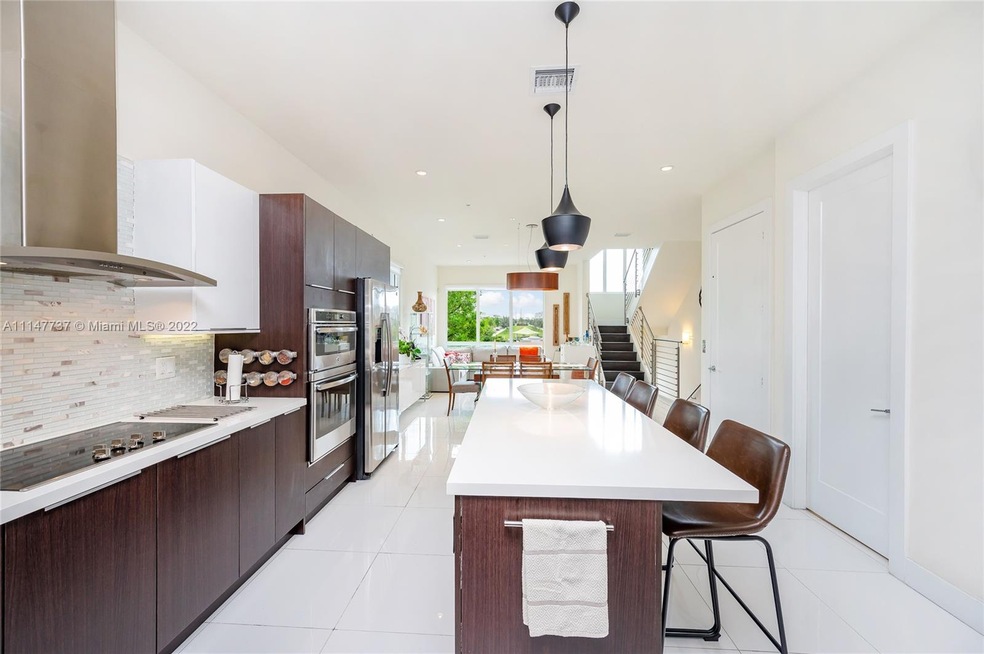 10463 NW 66th St unit 10463, Doral, FL 33178 - photo 1