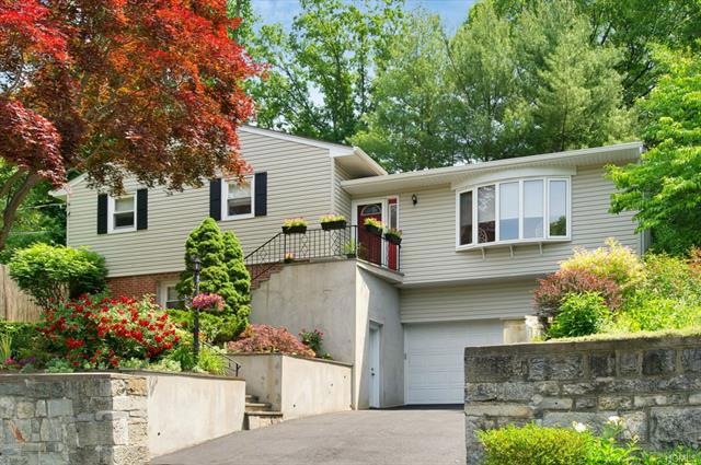 185 Lake Shore Dr, Pleasantville, NY 10570 - photo 1