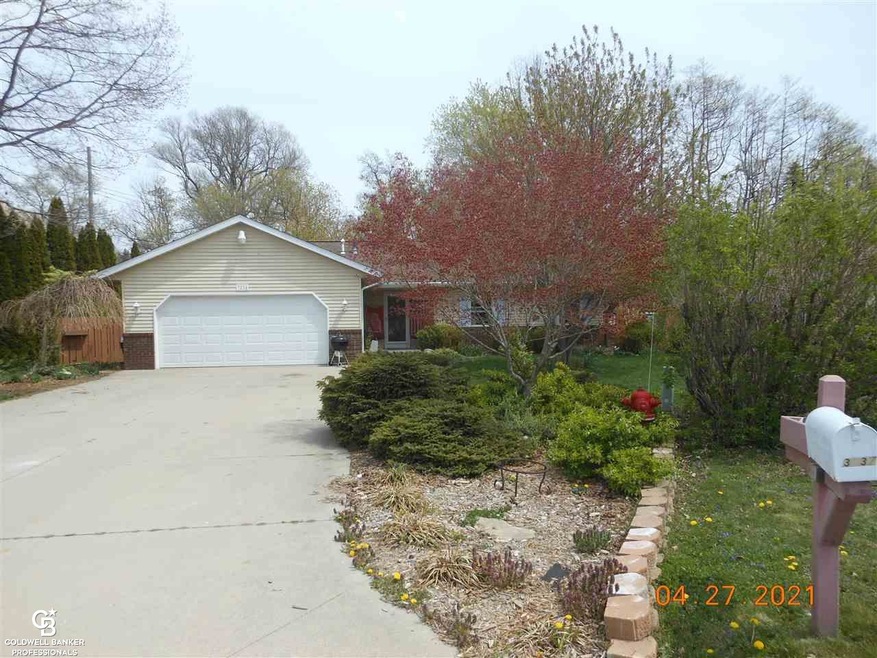 Quiet, cul-de-sac location with beautiful shade tr