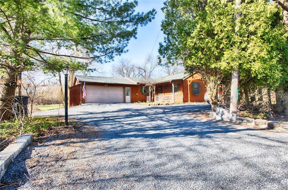 2301 Benders Dr, Bath, PA 18014 - photo 1