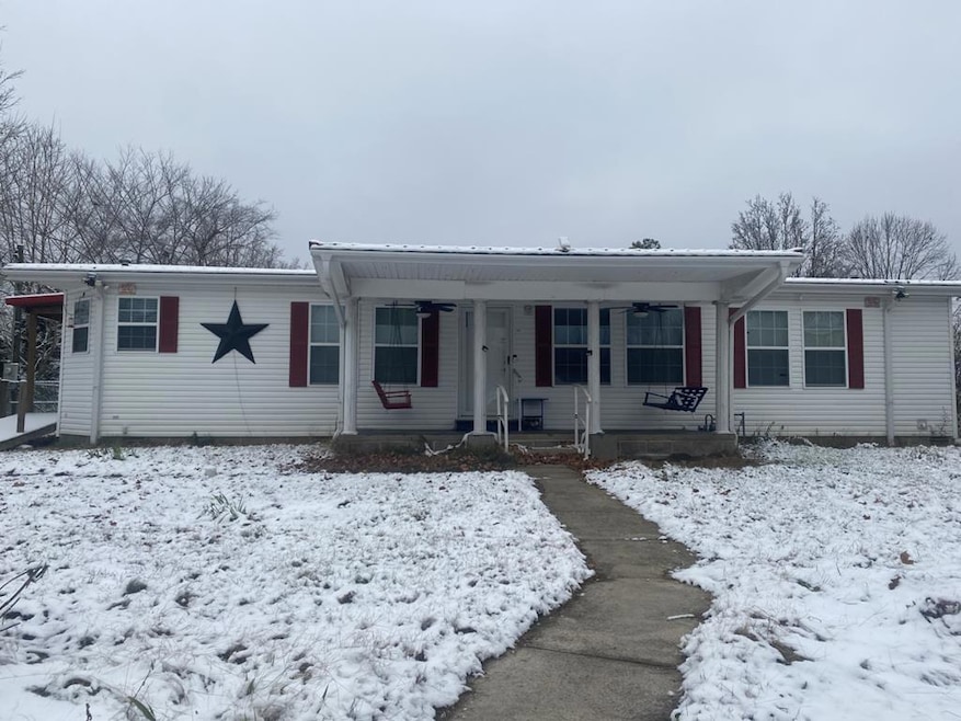 715 E Walnut St, Dawson Springs, KY 42408 - photo 1