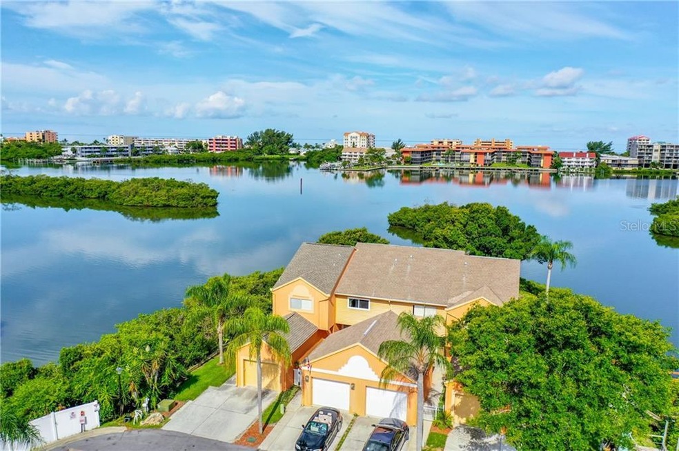 4 unit building surrounded by the beautiful intrac
