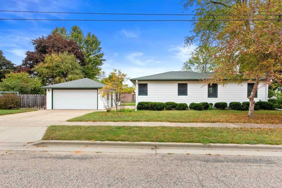 1911 2nd St N, Wisconsin Rapids, WI 54494 - photo 1