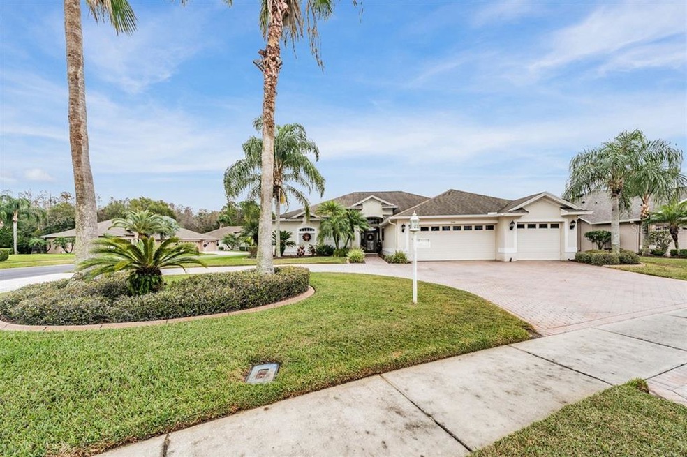 Wonderful curb appeal!
