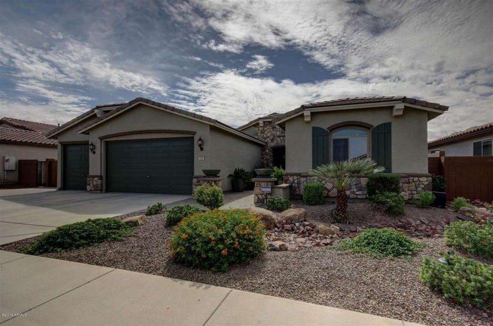 619 W Lyle Ave, San Tan Valley, AZ 85140 - photo 1