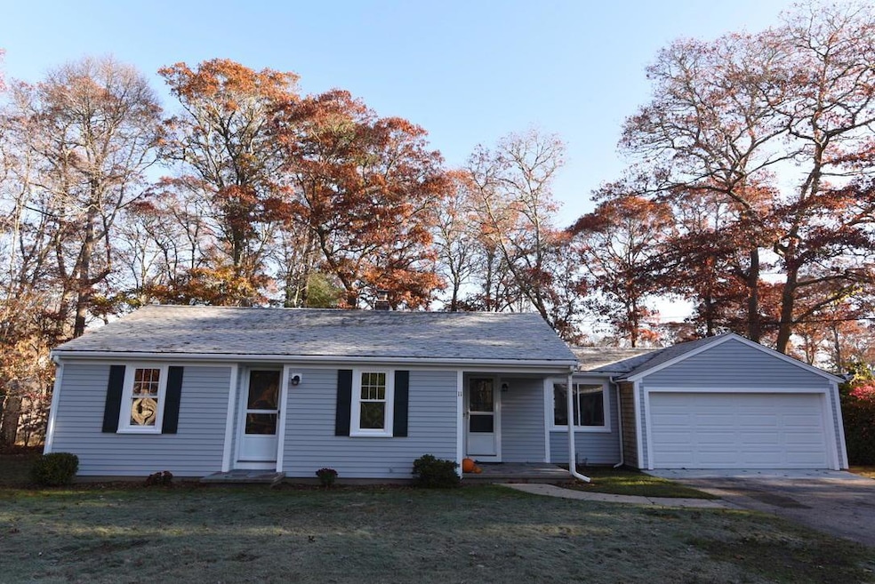 11 Greenwood St, East Falmouth, MA 02536 - photo 1