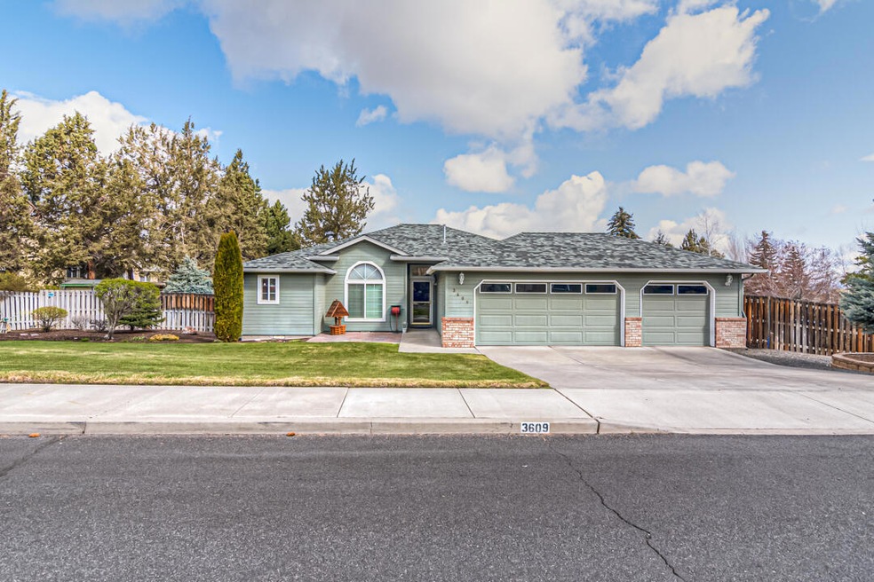 Wickiup Ave SW 3609 Web (3 of 44)