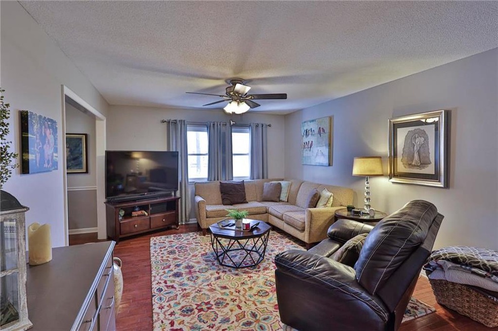 824 NW 13th St, Blue Springs, MO 64015 - photo 1