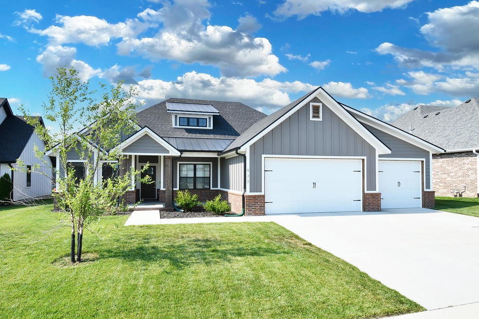 932 E Downshire Dr, Nixa, MO 65714 - photo 1