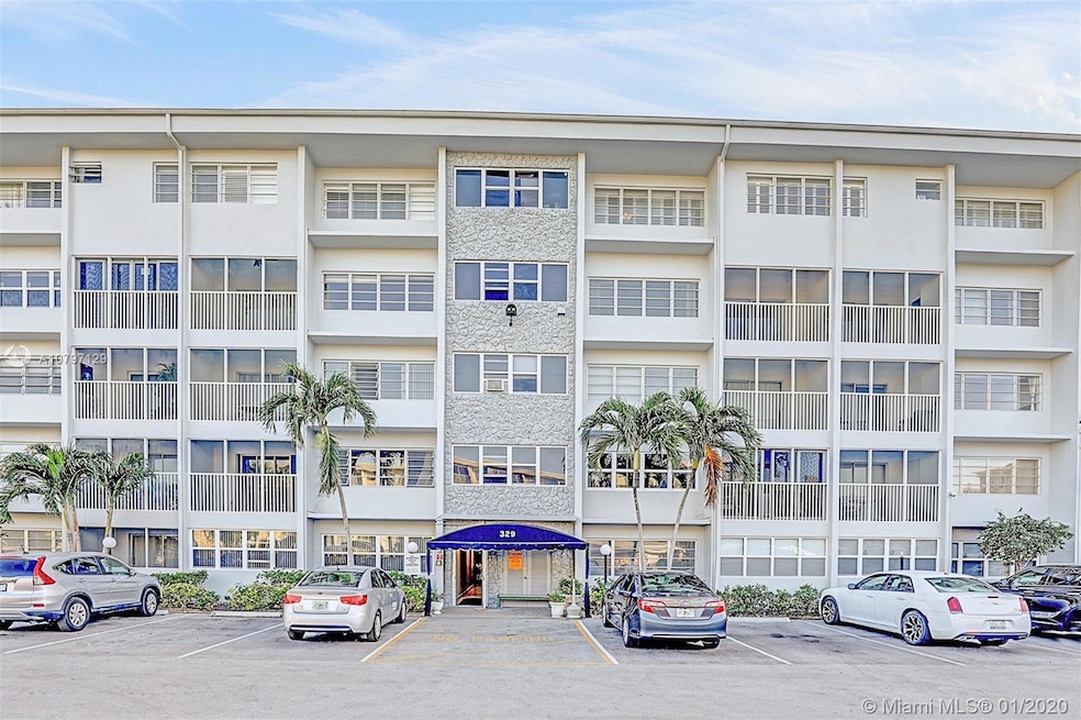 329 SE 3rd St unit 502T, Hallandale Beach, FL 33009 - photo 1