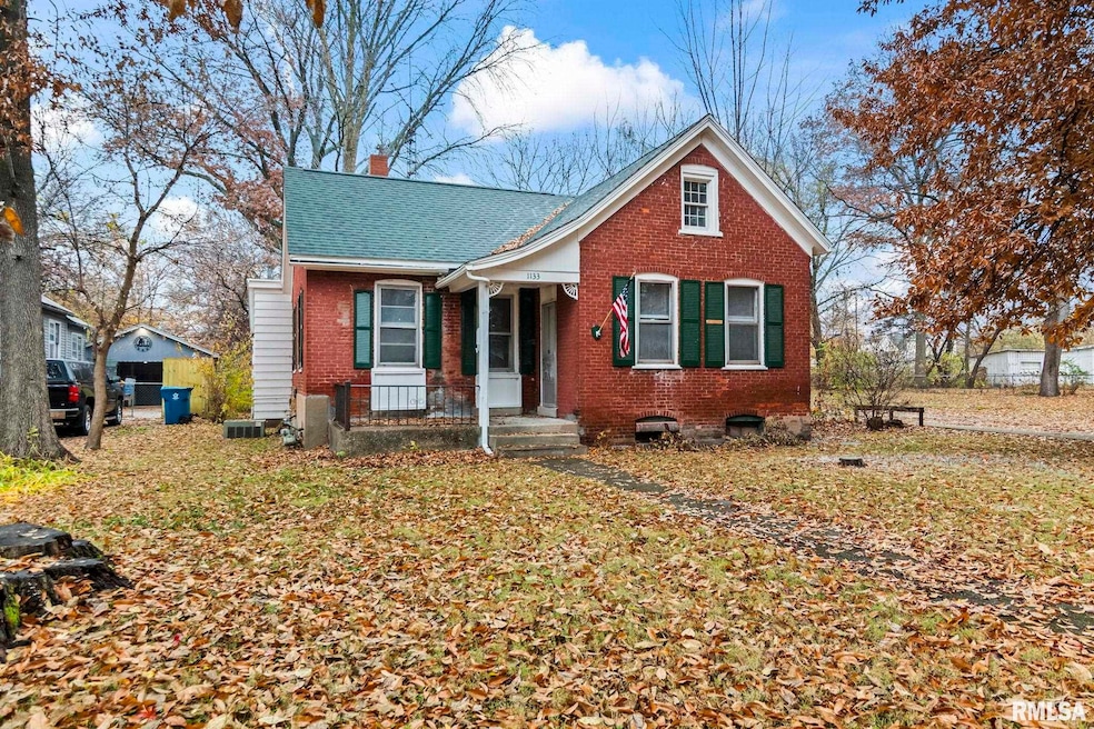 1133 N 3rd St, Springfield, IL 62702 - photo 1