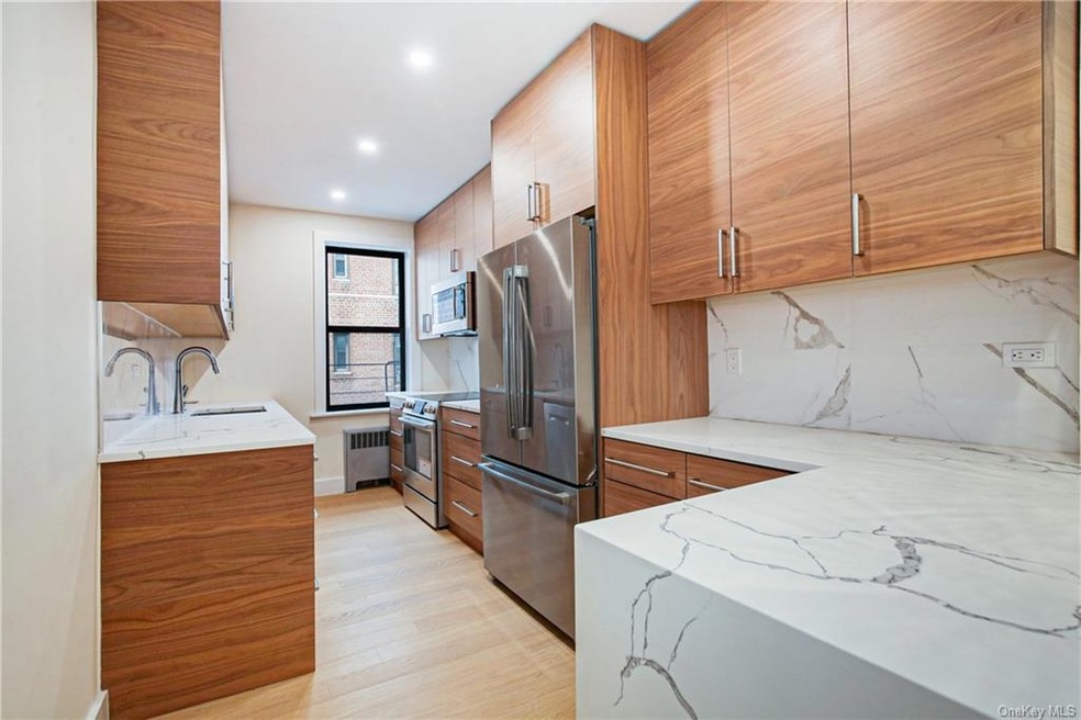 Tibbets Park unit 5D, White Plains, NY 10601 - photo 1