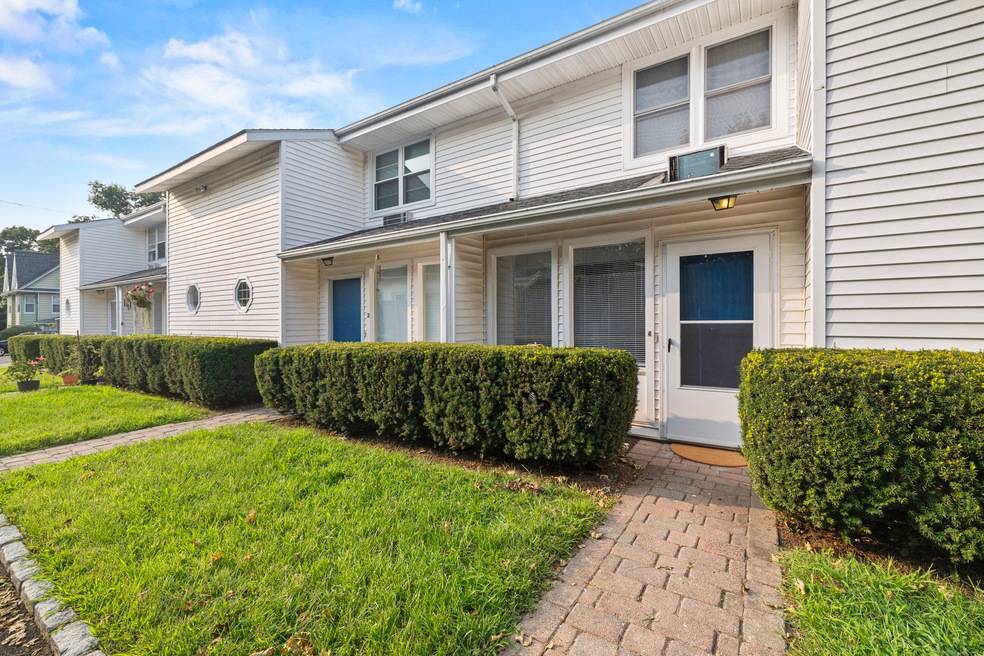 45 Highview Ave unit 4, Stamford, CT 06907 - photo 1