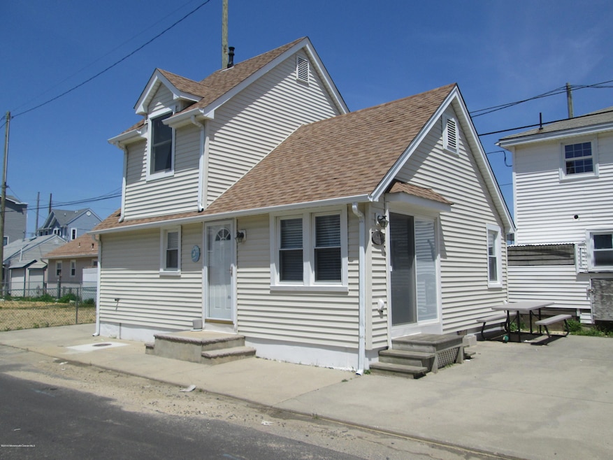 164 W Beach front 3