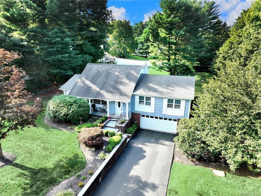 3 Crabapple Ct, Monsey, NY 10952 - photo 1