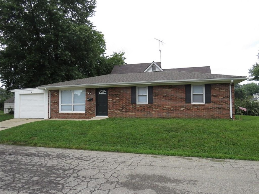 1040 18th St, Columbus, IN 47201 - photo 1