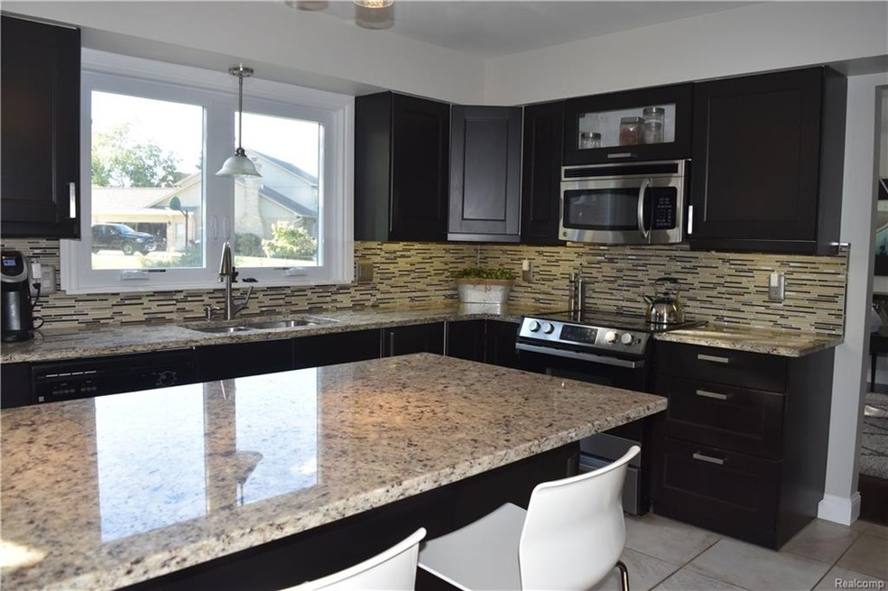 1341 Arbor Creek Dr, Rochester Hills, MI 48306 - photo 1