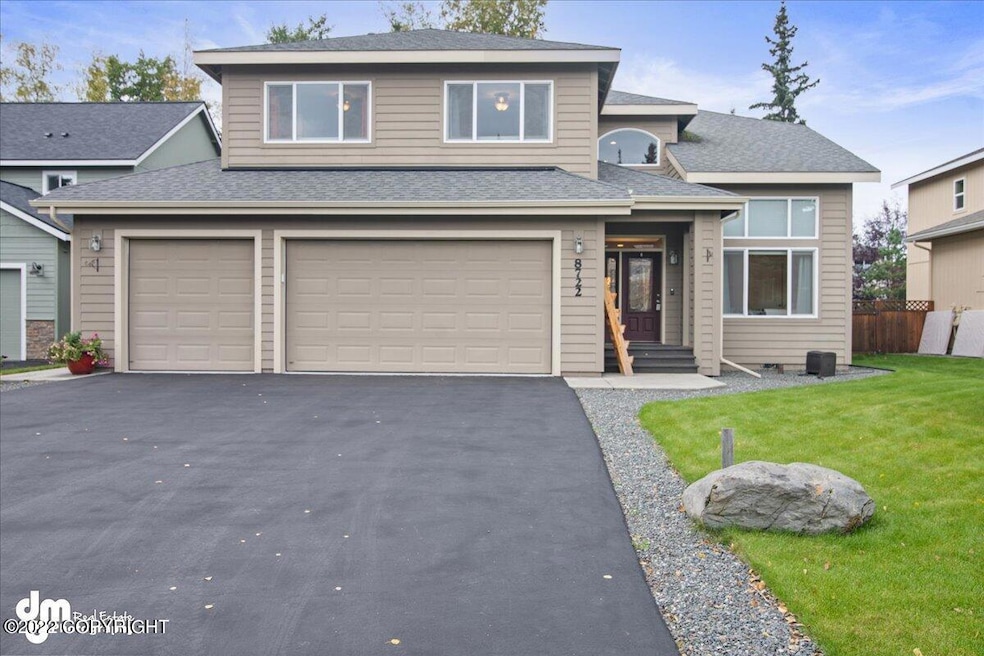 01-Exterior Front_ELI00539