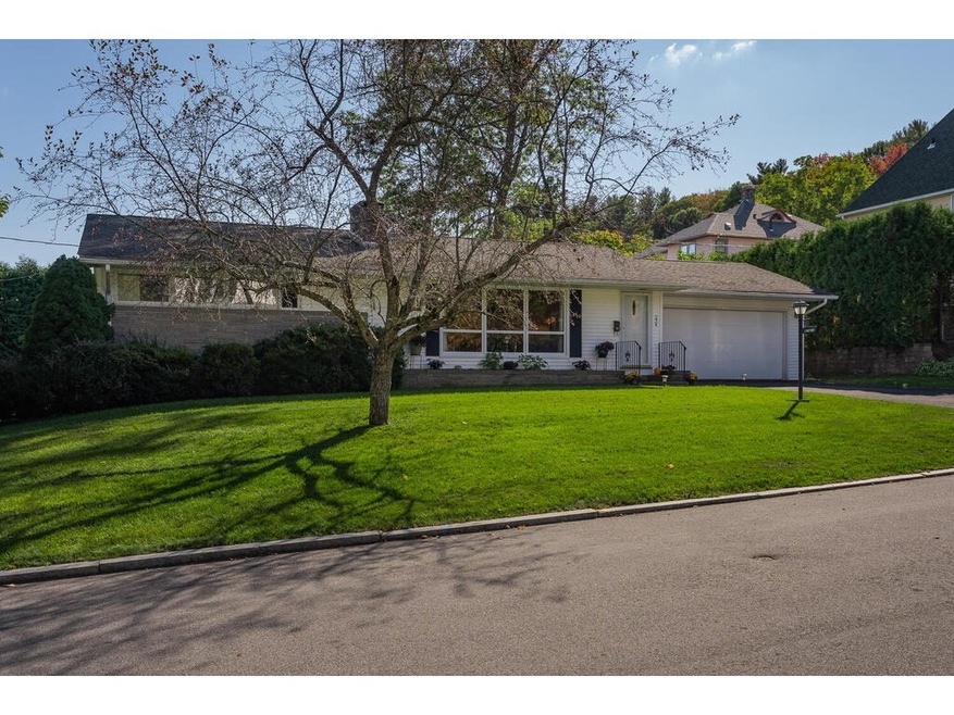 234 Madison Ave W, Holyoke, MA 01040 - photo 1