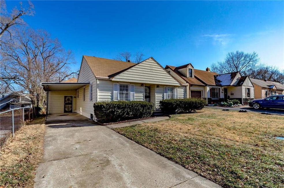 7105 S Benton Ave, Kansas City, MO 64132 - photo 1