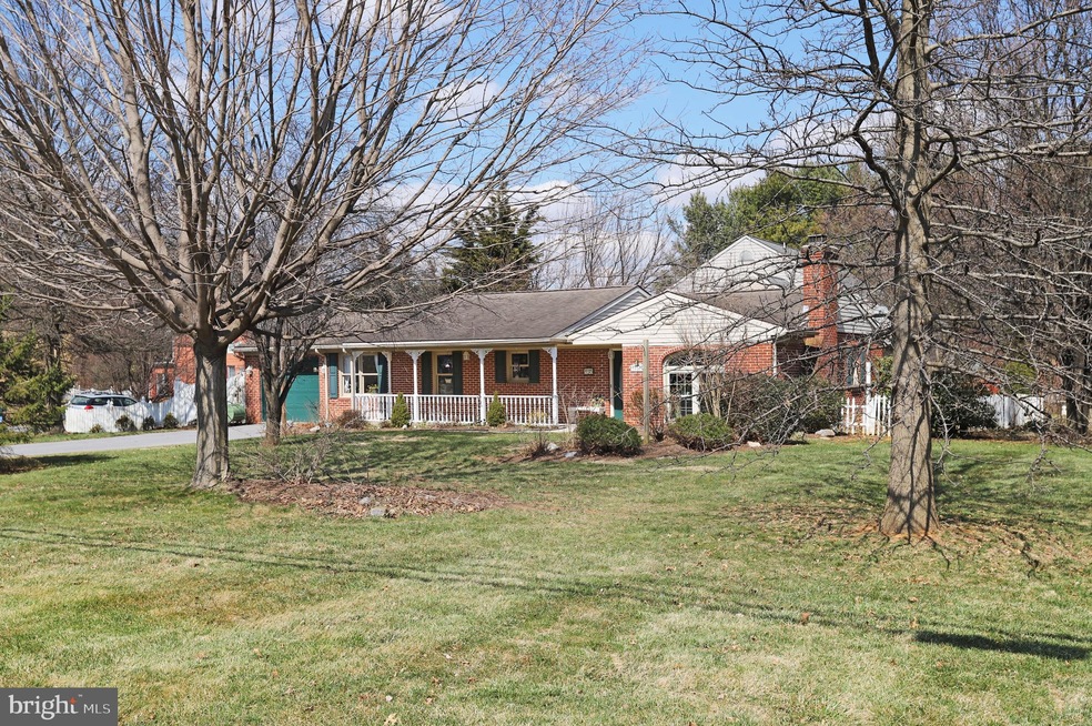 19902 Mount Aetna Rd, Hagerstown, MD 21742 - photo 1