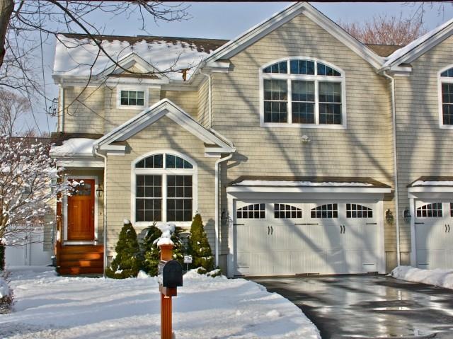 58 Meadow Ct unit 58, Fairfield, CT 06824 - photo 1