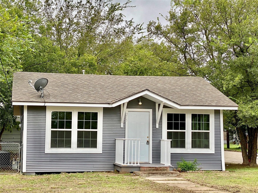 215 Erie St, Cleburne, TX 76031 - photo 1