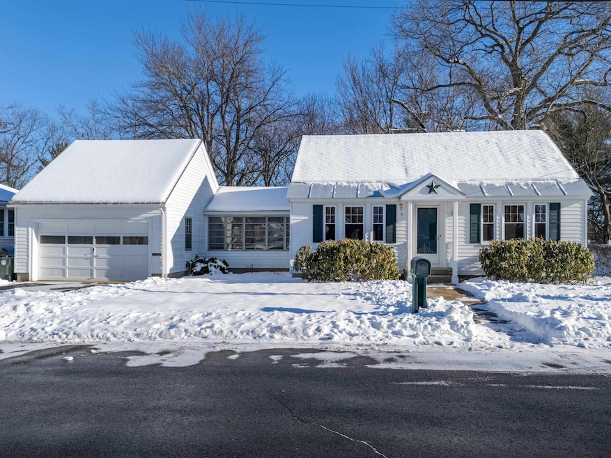 259 Saint Marie St, Manchester, NH 03102 - photo 1