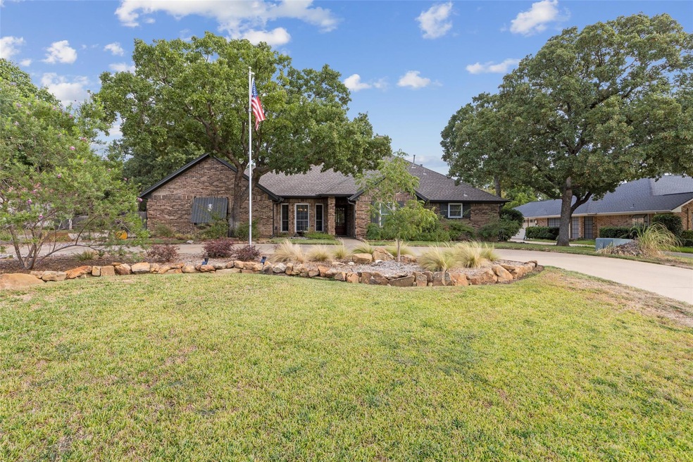 9 Rolling Hills Cir, Denton, TX 76205 - photo 1