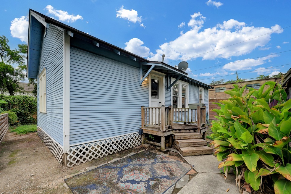 1525 Harvard St, Houston, TX 77008 - photo 1